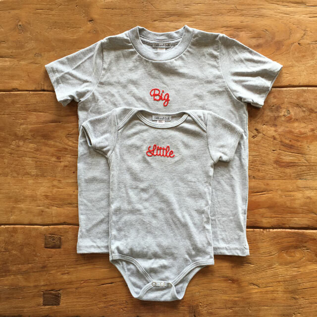 販売終了 2人姉妹兄弟でお揃い ロンパース Tシャツ2枚組ギフトセット Little Big 出産祝い Iicoto Baby Gift イイコト ベビー ギフト