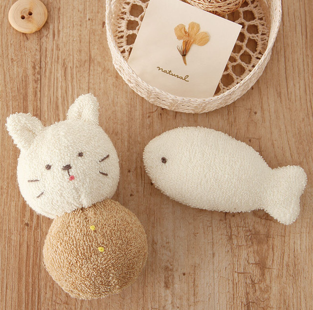 オーガニック綿50gと糸付き 子猫のガラガラとお魚のニギニギ手作りキット 出産祝い ラトル 赤ちゃんのおもちゃ ねこ ファーストトイ 幸せデリバリー リングピローなどの結婚式アイテム 手芸用品の通販