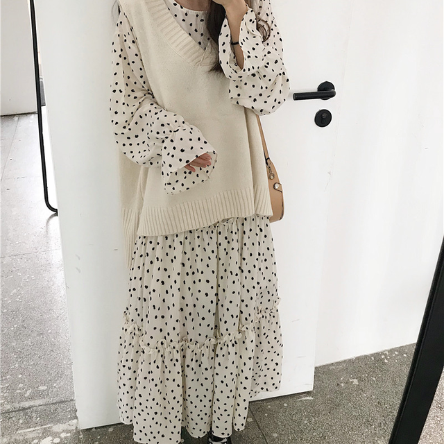 セットアップ ブラック ホワイト ベージュ 水玉 ドット ベスト ワンピース 長袖 春秋 ニット 2点セット ツーピース 可愛い キュート ガーリー オシャレ お出かけ デート ランチ 買い物 ショッピング Sea Sign Post