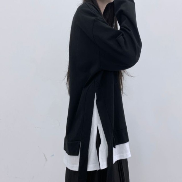 重ね着風 長袖 ｔシャツ クルーネック サイドスリット ロングテール ロングスリーブ ブラック ホワイト 黒 白 メンズ レディース ユニセックス 韓国 モード カジュアル お支払い後日以内に発送 Top210 Garcons