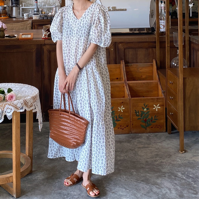 レディース 小花柄 パフスリーブ ワンピース 半袖 Vネック ロング丈 ロングワンピ ティアードワンピ ゆったり ルーズ 体型カバー リラックス レトロ ガーリー ナチュラル かわいい 夏 A03 Ranunculus