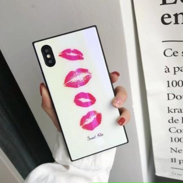 Iphoneケース 4連キスマーク Sweet Kiss スクエア ブルーミラー 光沢 ツヤ リップ 白 Iphone7 8対応 Guguppest2