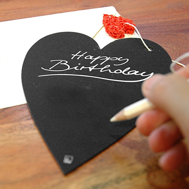 自由にかけるハートの黒板のバースデイカード Happy Birthday 377 Rader