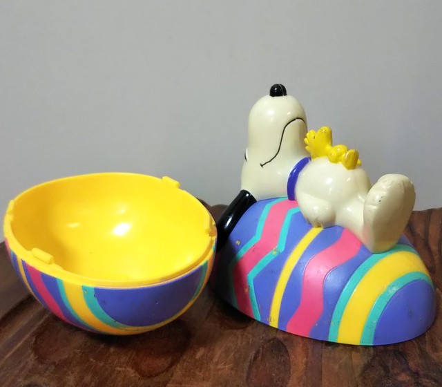 Whitman S Snoopy On Easter Egg Bankイースターエッグの上のスヌーピー貯金箱 Peanutsピーナッツ Linus Blanket
