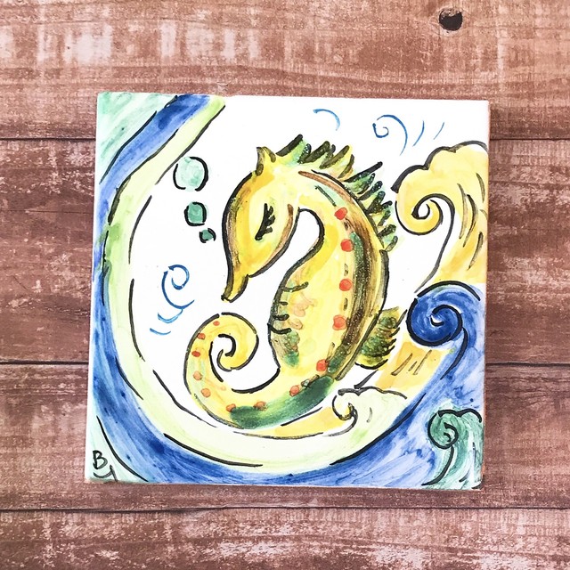 マヨリカ焼きタイル 10cm 10cm タツノオトシゴ柄 Sul Mare