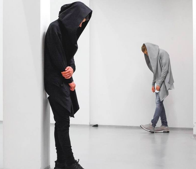 お届けまで15日以内 パーカー 長袖 ロング丈 無地 パーカー メンズ ブラック 黒 モード おしゃれ モノトーン Tieera08 ティエラ