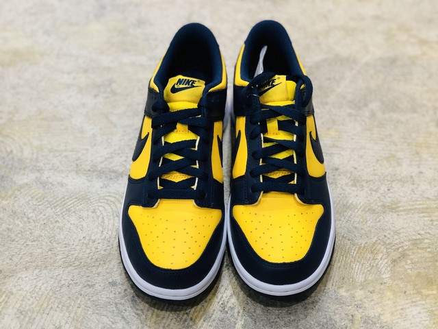 Nike Gs Air Nike Dunk Low Retro Michigan Varsity Maize Midnight Navy Whiteナイキ ダンク ロー レトロ Gs ミシガン バーシティ メイズ ミッドナイト ネイビー ホワイト Cw1590 700 Inception