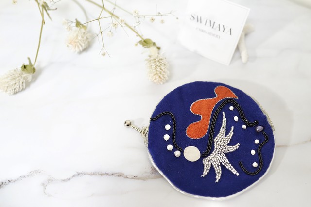 【刺繍ミニポーチ】"Round pouch-univers"