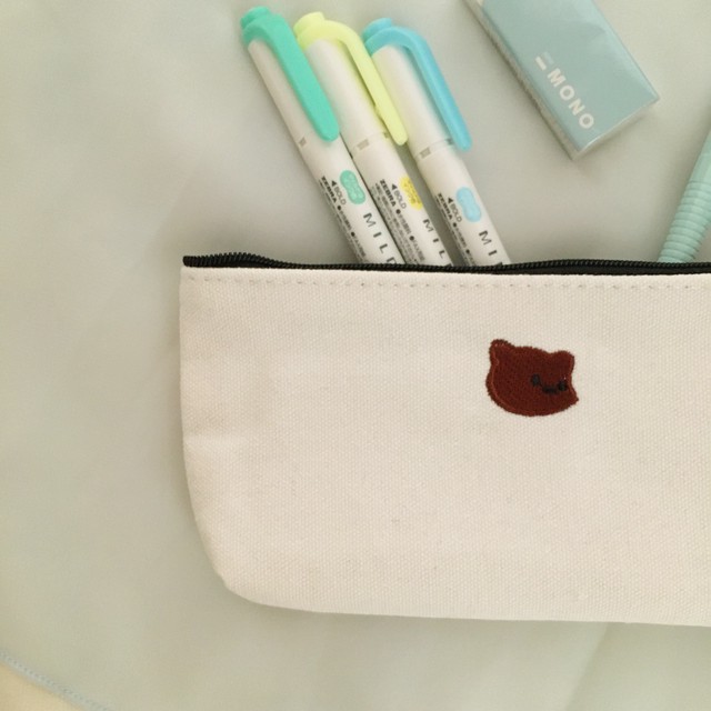 ねこくま布ペンケース ホワイト ご注文 ご入金から15 30日程度でお届け 9one