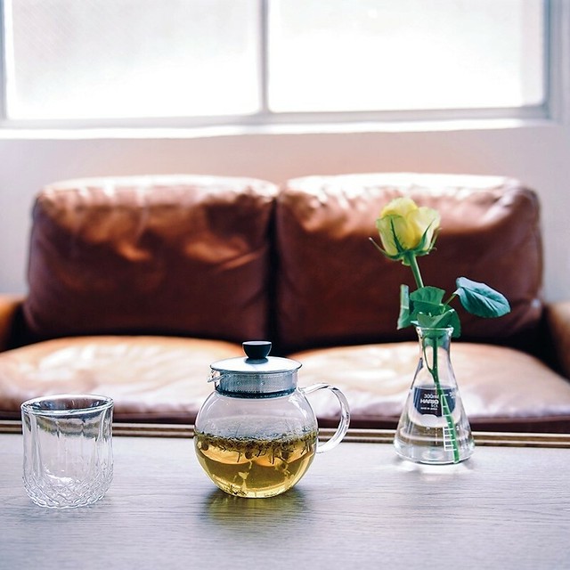 ジャンピングリーフポット Hario ハリオ 耐熱ガラス製 600ml こだわりの100 無添加紅茶 Royal Leaf Tea ロイヤル リーフティー