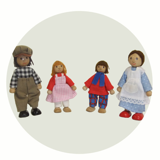 ドールファミリー 木のお人形 ４体セット 木製 木のおもちゃ ドールハウス 女の子 家族 小物 きせかえ おままごと ミニチュア ベビー雑貨のtiti