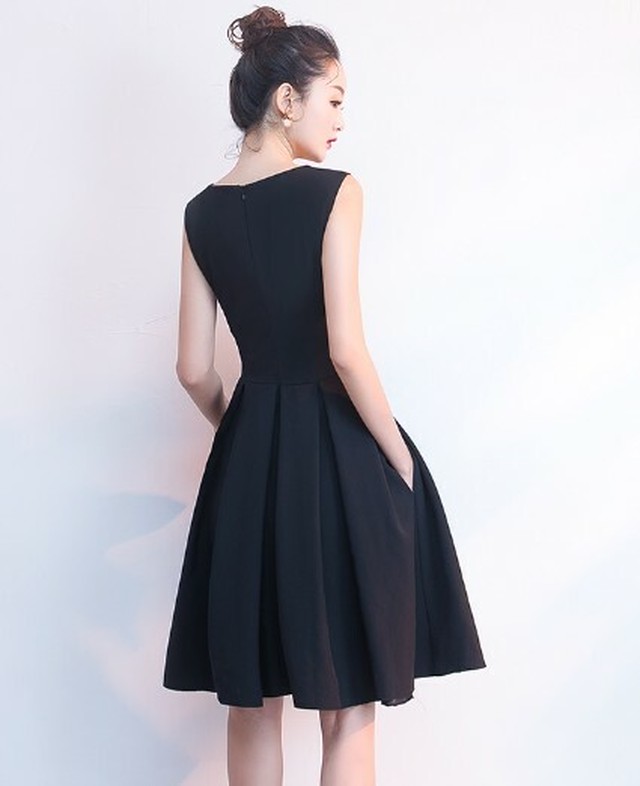 パーティードレス ワンピース 二次会 結婚式 ノースリーブ Aライン フレア シンプル ブラック ネイビー レッド リボンyahauc Ms 1212 Luzly