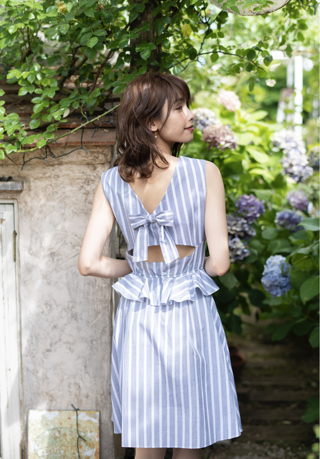 特集掲載商品 Back Open Ribbon Dress 大人可愛いバックリボンワンピース Anshe