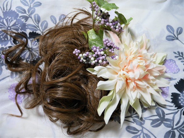 浴衣用ヘッドピース 大 大輪花と紫ツル実 お花の和洋ヘッドピース 花帽子