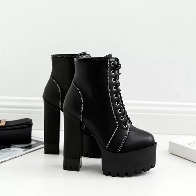 white line cool boots