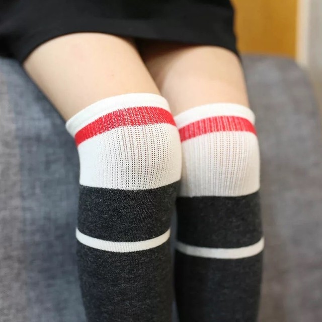 可愛い ハート付きニーハイソックス グレー 黒 靴下 膝上ソックス 女の子 子ども用 インポート子ども服 Hikari