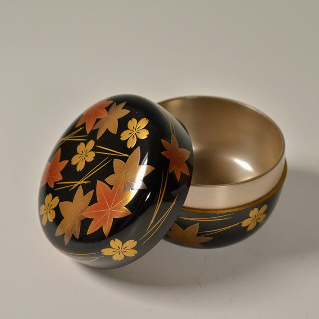 格安人気 梅雨セール35 オフ 茶道具 輪島塗 作家物 椿 棗 共箱付 送料無料 茶器 茶の湯 茶会 茶道具 骨董 お茶 なつめ 薄茶器 薄器 抹茶 容器 お茶入れ おしゃれ 期間限定価格 Superboard Com