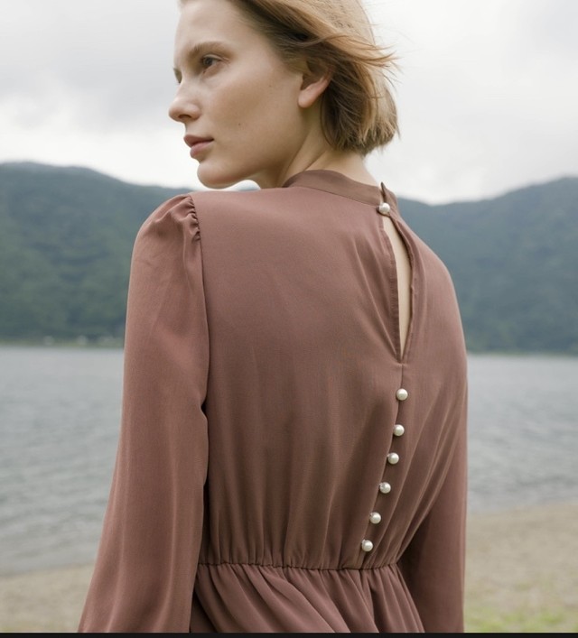 40 Off Kaene カエン 後パールボタンワンピース ブラウン Shuchica