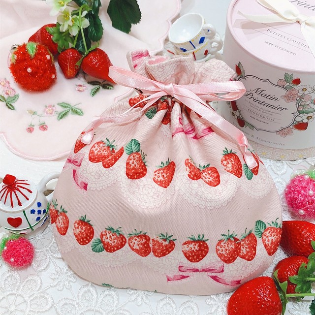 いちごが可愛い丸い巾着ポーチ ピンク リボン レース ロリータ 甘ロリ ホワイトデー 入園入学 大切な方へのプレゼントに イチゴ ストロベリー Strawberry Fraisemini