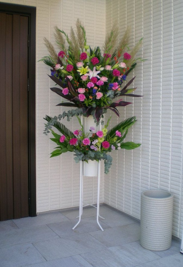 群馬県前橋市内 富士見町 粕川町 宮城町 大胡町を除く お届けお祝い二段スタンド花 Flowershopはなせんwebsite 群馬県前橋市の花屋