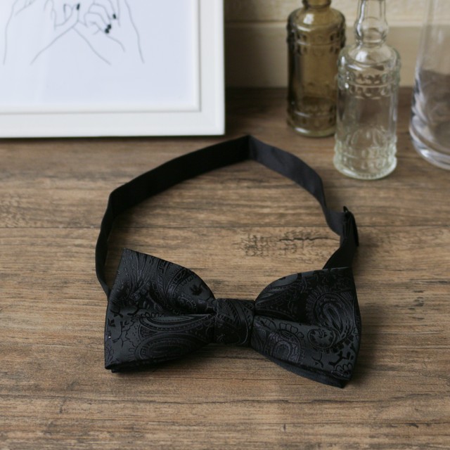 送料無料 メンズ蝶ネクタイ ハンカチーフセット ブラックペイズリー ブライダル 結婚式 タキシードに Cosmopolitan 雑貨屋