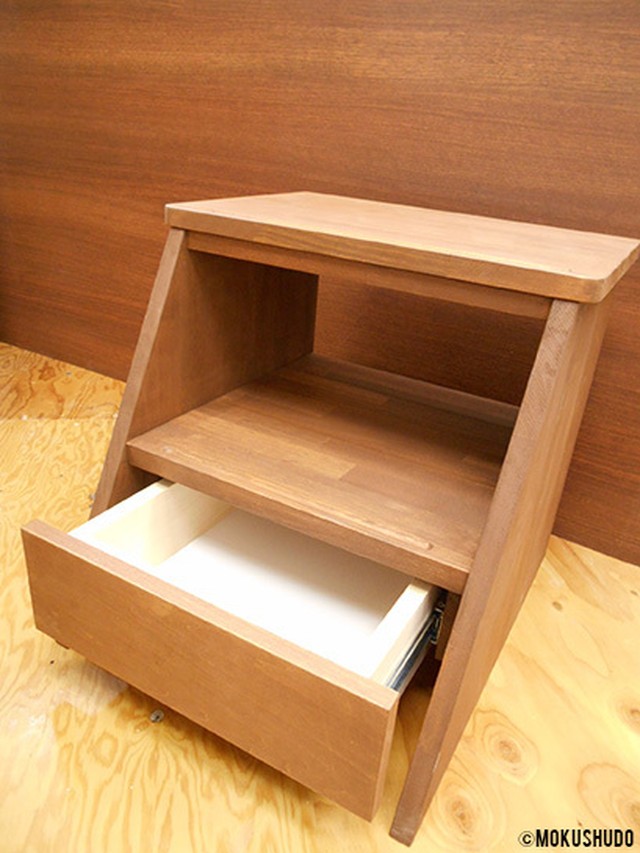 送料込み 小 Step Stool 収納付き踏み台 木修堂 Mokushudo