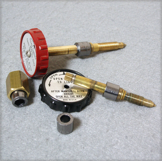 メンテナンスパーツ グラファイトパッキン交換用 日本製 5個 コールマンランタンに 0 0 1 2 2 236 286 2 290 295 335 635 00他 コールマンパーツ ビンテージショップ By セカンドステップ