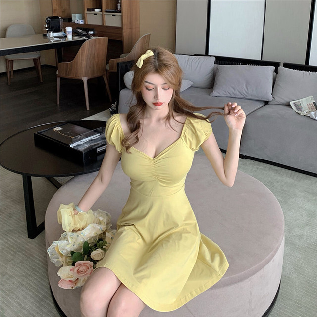 全2色 デコルテ見せワンピース ミニ丈 セクシー フェミニン エレガント Vネック 春夏 お出かけ デート 半袖 ハイウエスト バブルスリーブ 無地 Arroser