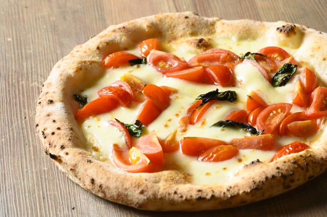 ご要望にお応えして 送料無料延長 北海道の厳選素材を使ったプレミアムマルゲリータのみ5枚セット エベッツァの贅沢5枚セット Ebezza Pizza Factory