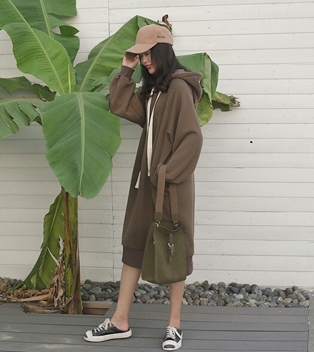 全3色 スウェットワンピース フード付き ミモレ丈 秋 冬 長袖 ラグランスリーブ 大人カジュアル 休日コーデ 韓国 オルチャン Like Fashion