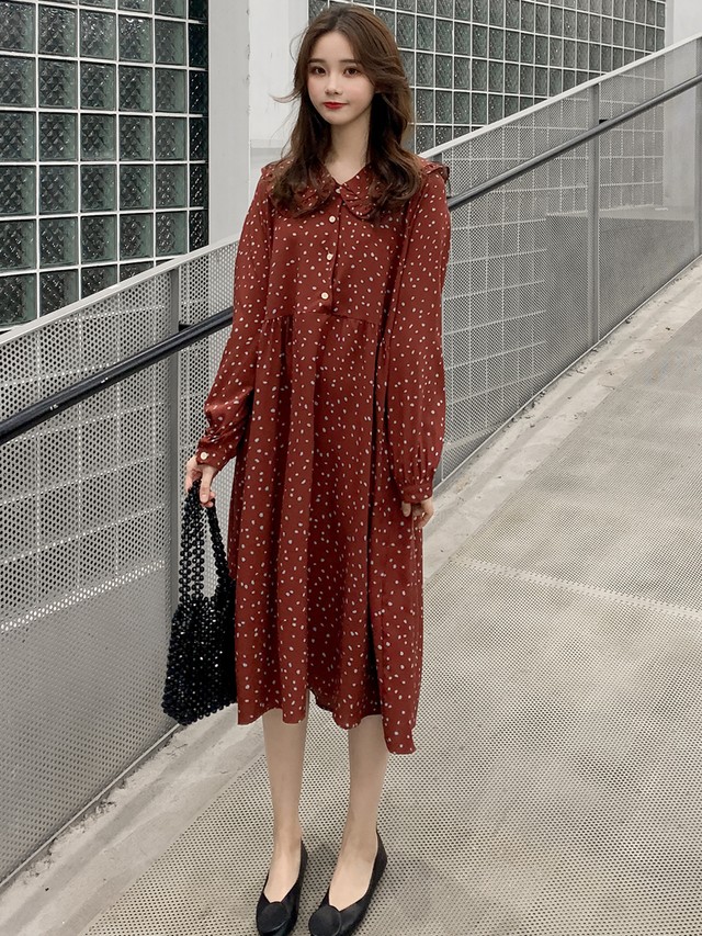 大きな丸襟が可愛いレトロなワンピース シャツワンピ 長袖 ゆったり ドット柄 ミモレ丈 お洒落 レトロ 可愛い お出掛け デート 丸襟 ワンピース 全3色 Lalas