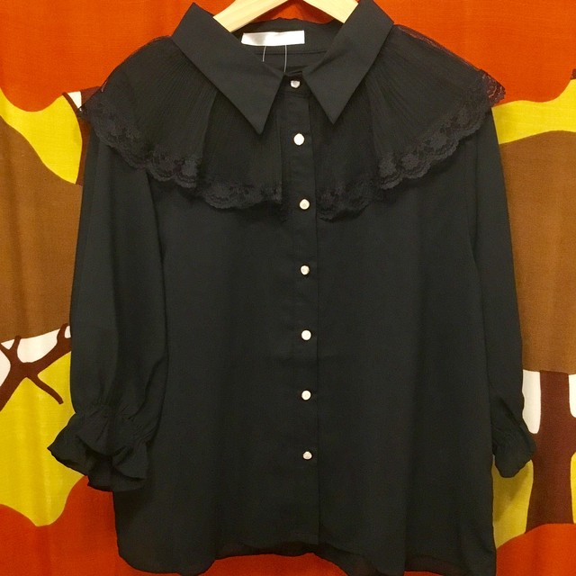 ボウタイ付 襟レースブラウス Freegia