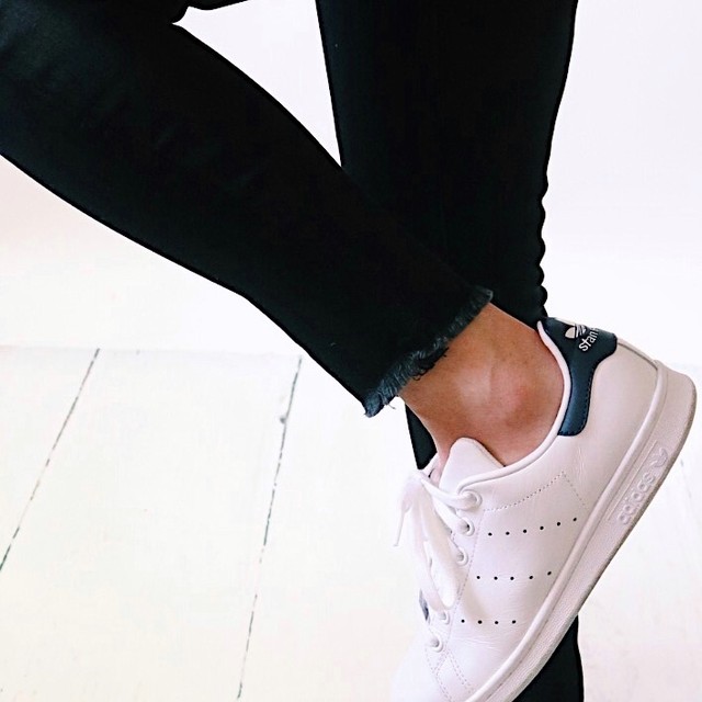 4 16販売 送料無料 ダメージブラック スキニー 黒スキニー スキニーパンツ Yuberra