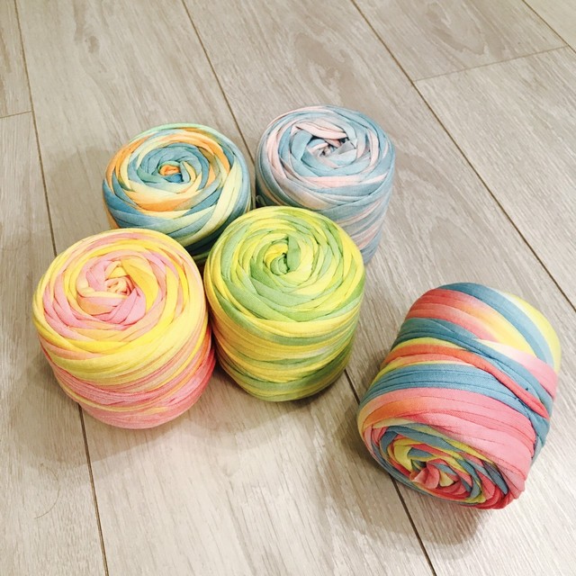 パステルカラー イエロー ピンク ブルー レインボー3色 1玉45ｍ ｔシャツヤーン T Shirt Yarn Mania Tシャツヤーンマニア Tシャツヤーン専門店 3 000円以上送料無料