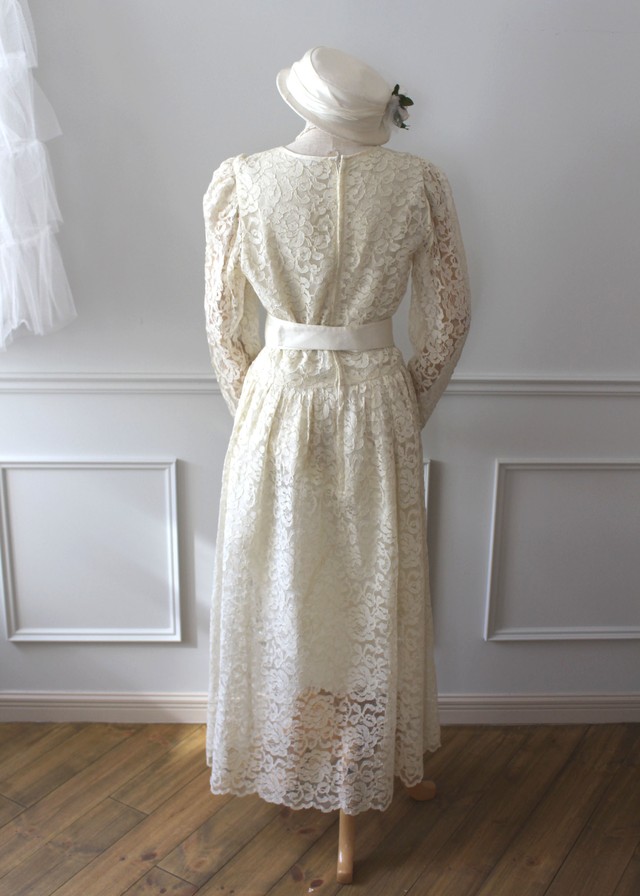 サテンベルト付総レースのvintageワンピース Dramatica