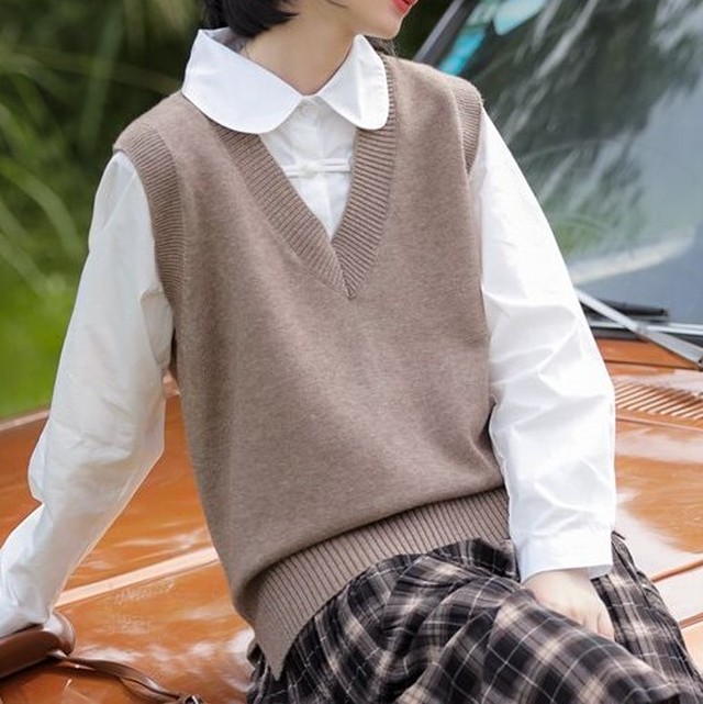 送料無料 レディース トップス ベスト ニット Vネック 無地 ブラウン ブラック 可愛い おしゃれ Ustr