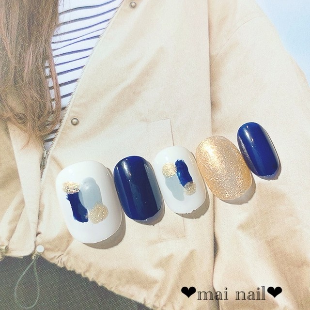 爽やかネイビーのニュアンスネイル ベリーショート Mai Neil