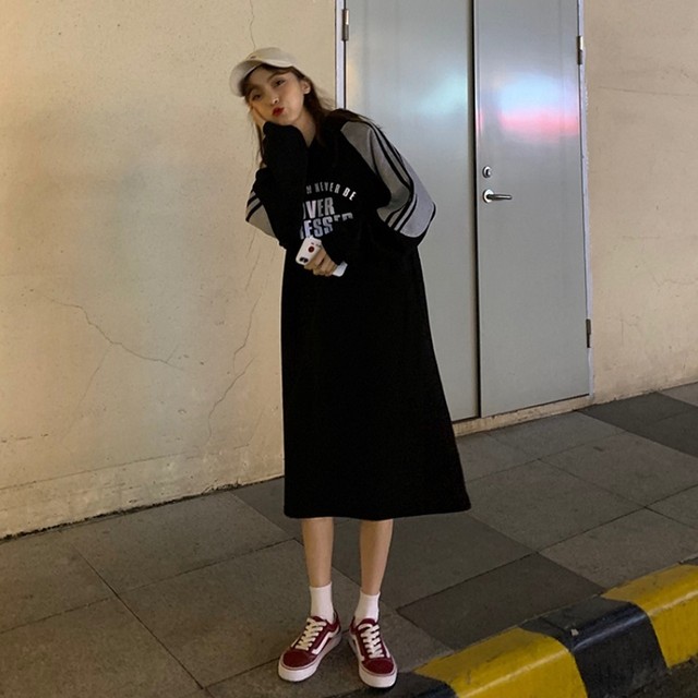 レディース ワンピース 春 夏 秋 冬 長袖 フード フロントロゴ ライン ゆったり スウェット ワンピース シンプル 大人可愛い カジュアル おしゃれ 大人可愛い お出かけ デート 通学 キャンパス 通勤 オフィス 学生 旅行 女子会 普段着 ブラック グレー 黒 Hf
