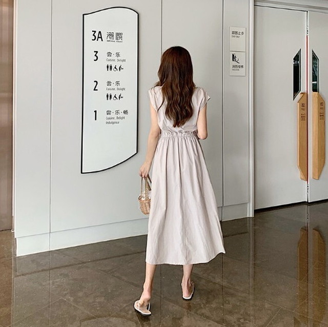 送料無料 4色 タッセルつきウエストマーク ワンピース 夏ワンピース サマーワンピース フレアワンピース フレアシルエット ミモレ丈ワンピース ミモレ丈 ロングワンピース ロング丈 フレンチスリーブ ブラウジング ウエストマーク ハイウエスト 脚長効果 体型カバー