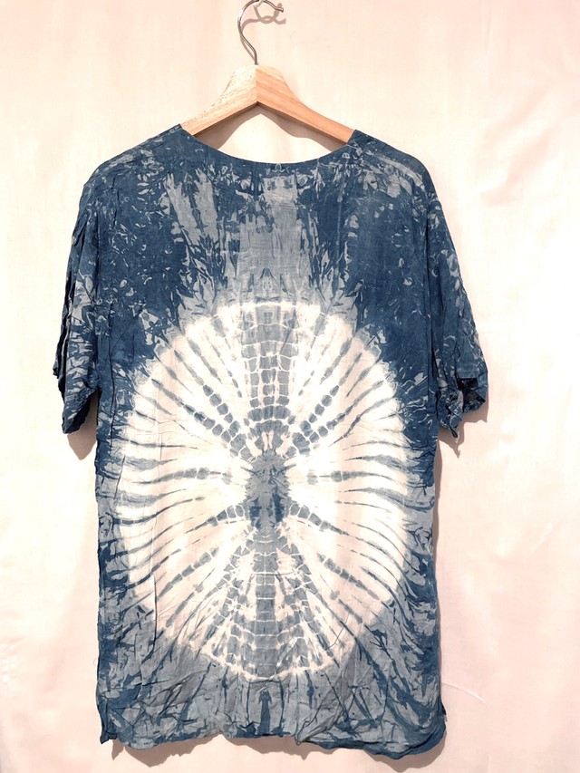 半袖シャツ 半袖 タイダイシャツ メンズシャツ Tシャツ ゆったりシャツ 男女兼用 サイズl シャツ チュニック ブラウス 手染め エスニックファッション アジアンファッション 水色 ブルー アジアン雑貨no 301 アジアン雑貨 Asian Mrk