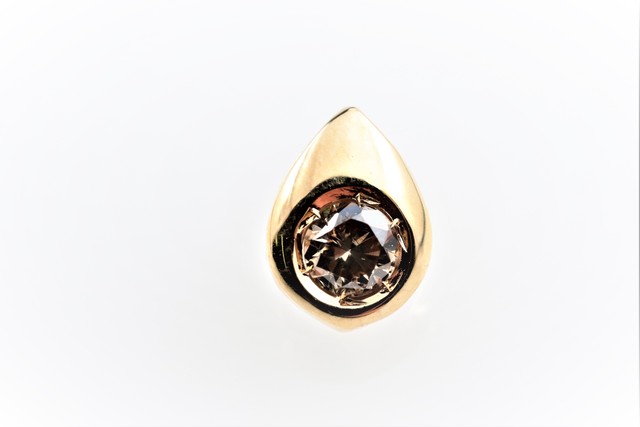 ◯ダイヤモンドパーチ◯天然ダイヤモンド〈コニャックブラウンカラー〉◯0.20ct◯K18YG