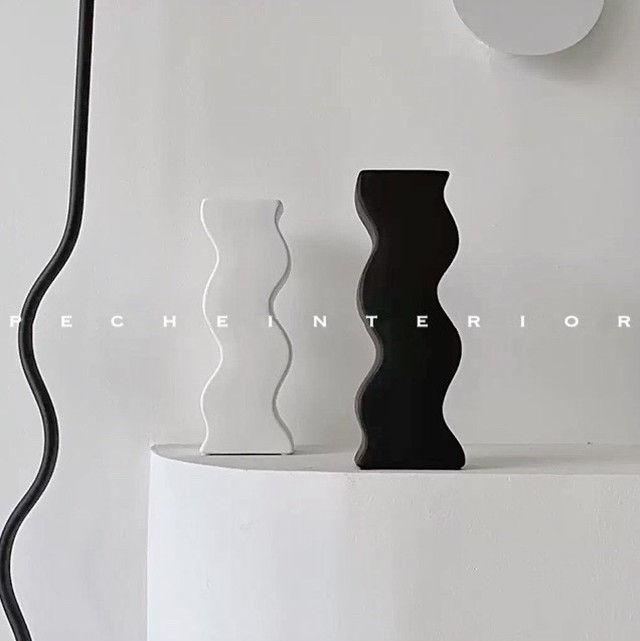 即納 ウェーブ花瓶 お洒落 モノトーン 花器 アート 小物 白黒 北欧 オブジェ 置物 おしゃれ 海外風 シンプル 波型 カフェ風 韓国 雑貨 Peche