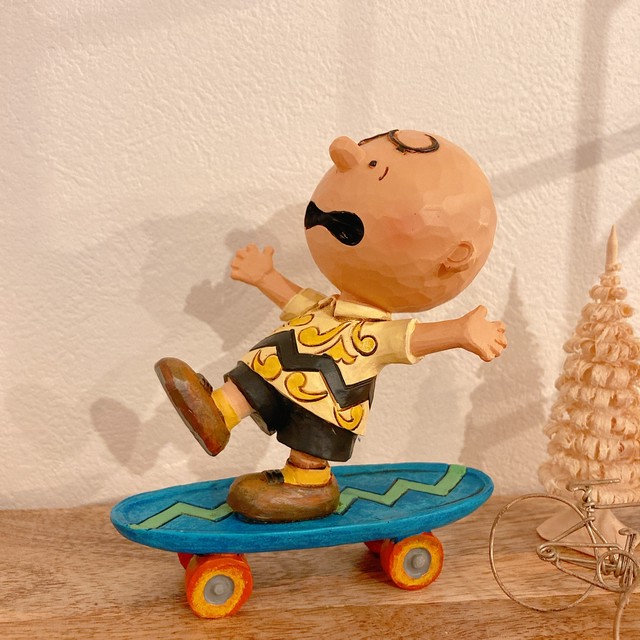 Jim Shore Peanuts スヌーピー Snoopy チャーリーブラウン スケートボード Skateboardingbuddies 置き物 フィギュア ピーナッツ インテリア アメリカ 器と雑貨 Moi