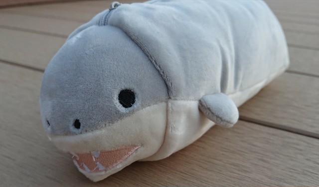 サメ ふわふわ可愛いペンポーチ 気仙沼 シャークス