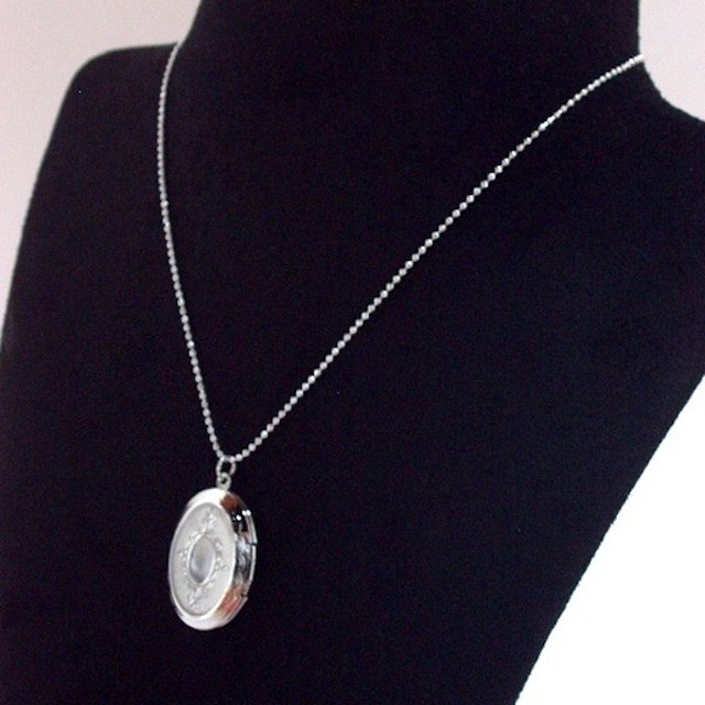 2色 ロケットペンダント ネックレス レディース メンズ ペア シルバー ゴールド ペンダント アクセサリー シンプル 代 30代 プレゼント 楕円 記念日 誕生日 まるの樹 Fashion