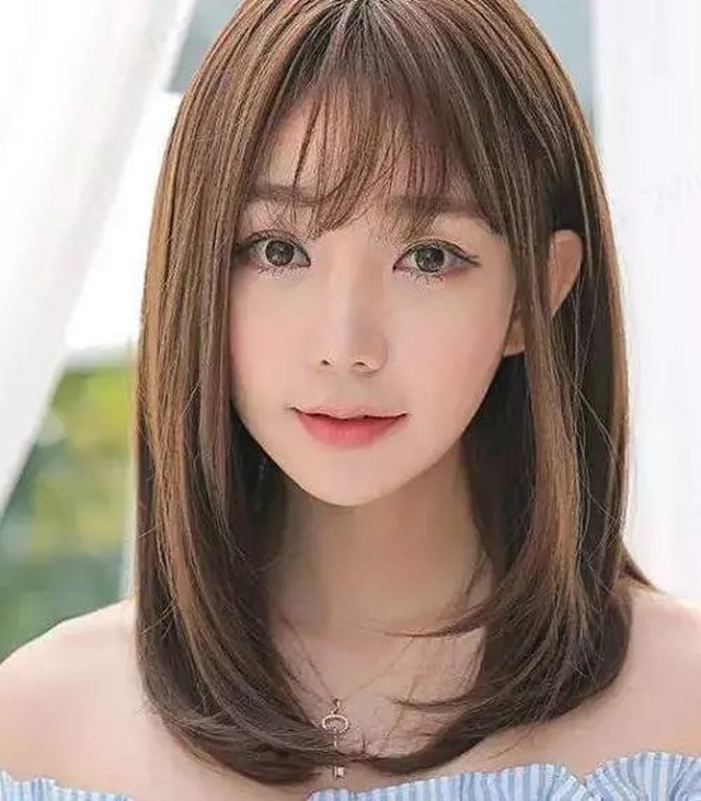 ウィッグ かつら ミディアム セミロング フルウィッグ レディース ストレート 自然 医療用 小顔効果 ネット付き 耐熱 Mistral