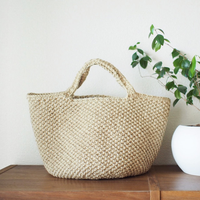 内布付きの涼しげな格子模様の麻ひもかごバッグ The Little Naps