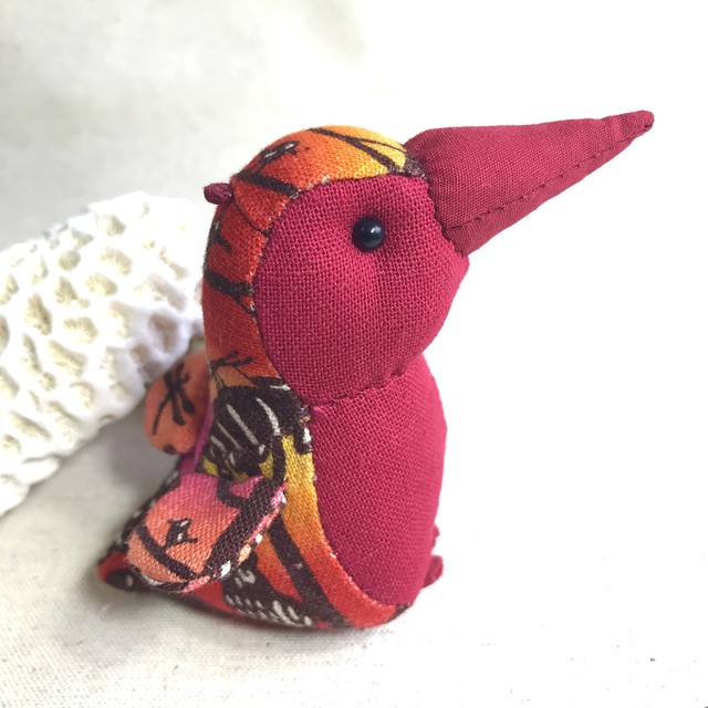 アカショウビン ストラップ 紅型デザイン 琉球の森 赤グラデーション Gruppo 石垣島 気仙沼