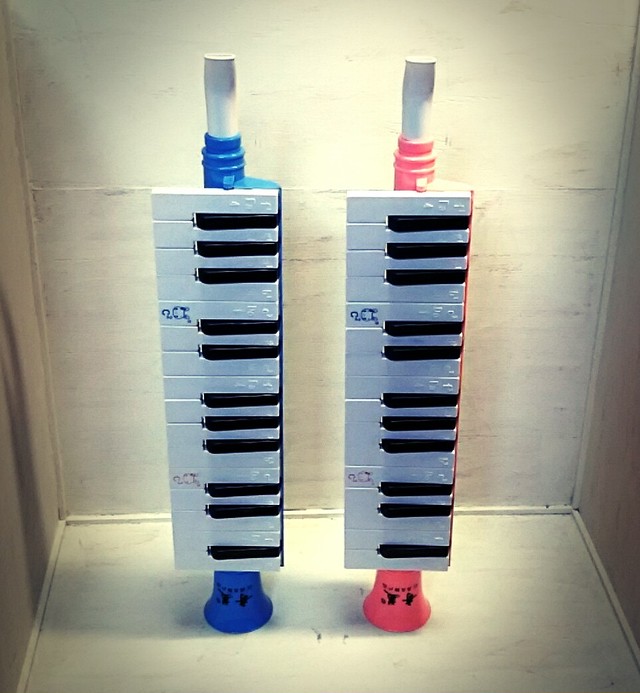 ラッパ型鍵盤ハーモニカ27key ソプラノ おもちゃ楽器 Com