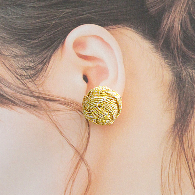 大玉ピアス / イヤリング(ゴールド)